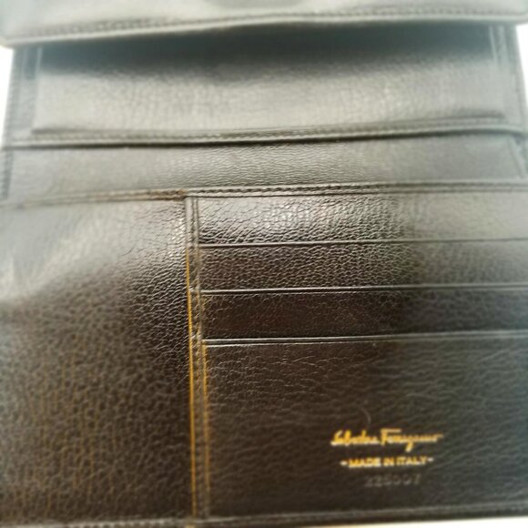 Ferragamo Leather Trifold Wallet Gancini Black Gold Hardware Used USA 6"x4 - Picture 4 of 7